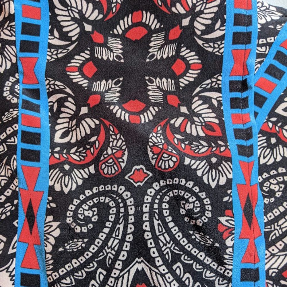 Tolani | 'Briyanna' Multi-Printed Silk V Neck Top - Picture 11 of 12